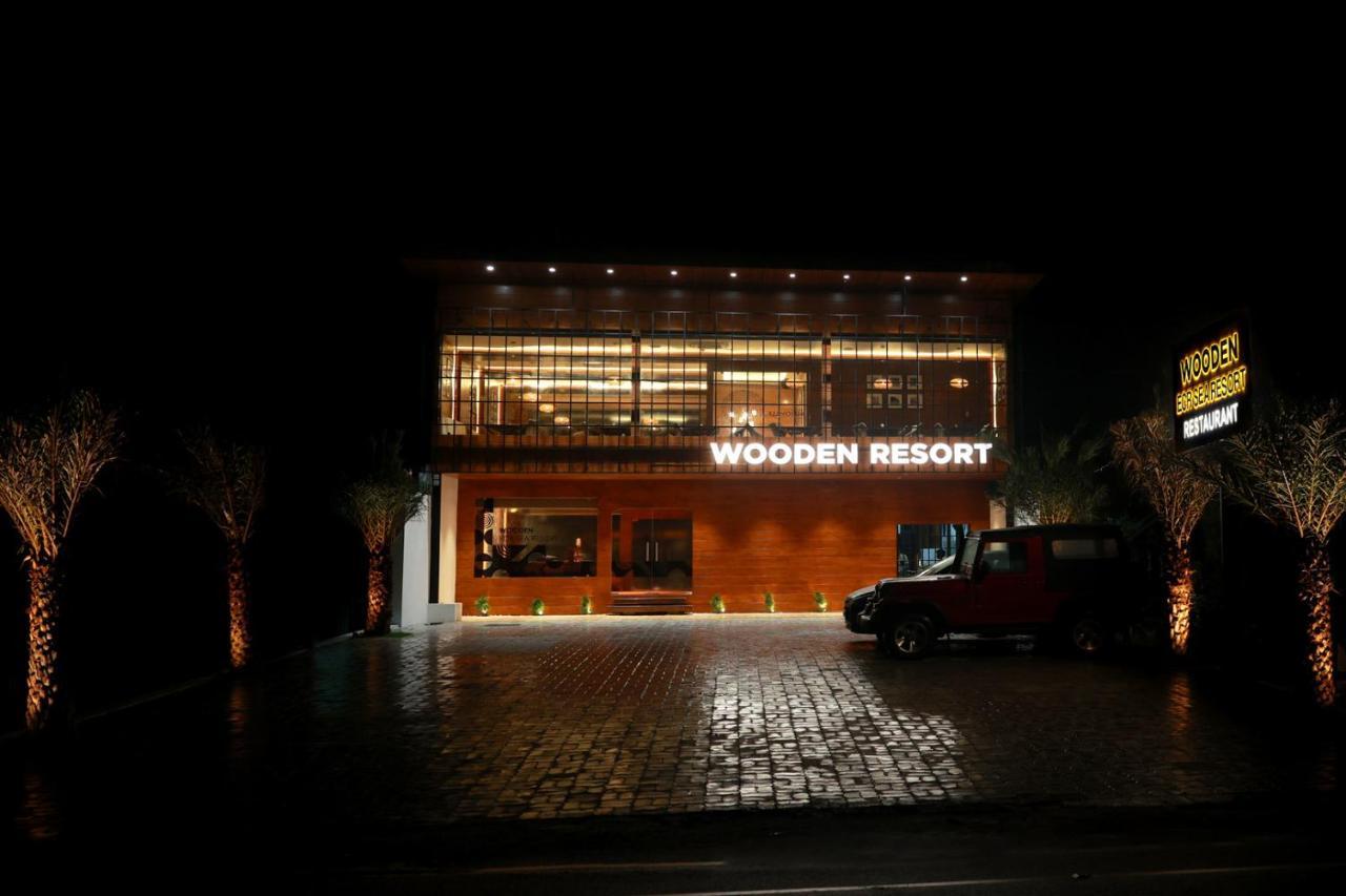 Wooden Ecr Sea Resort Puducherry Eksteriør billede